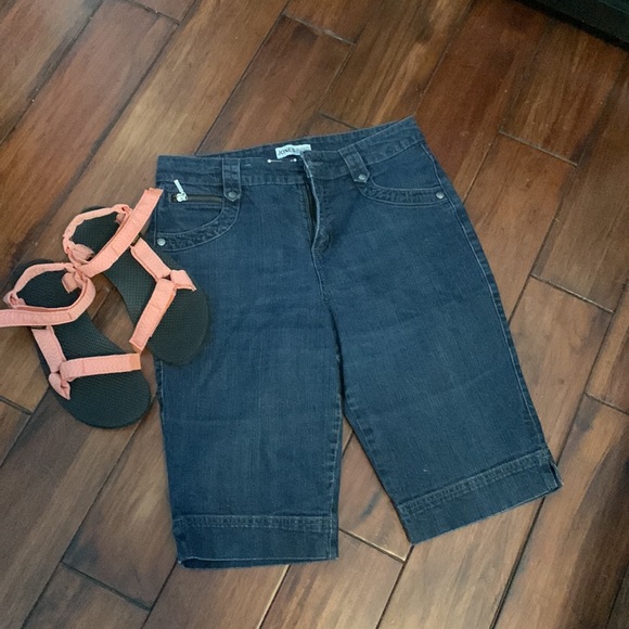 Ladies Bermuda shorts - Picture 1 of 3